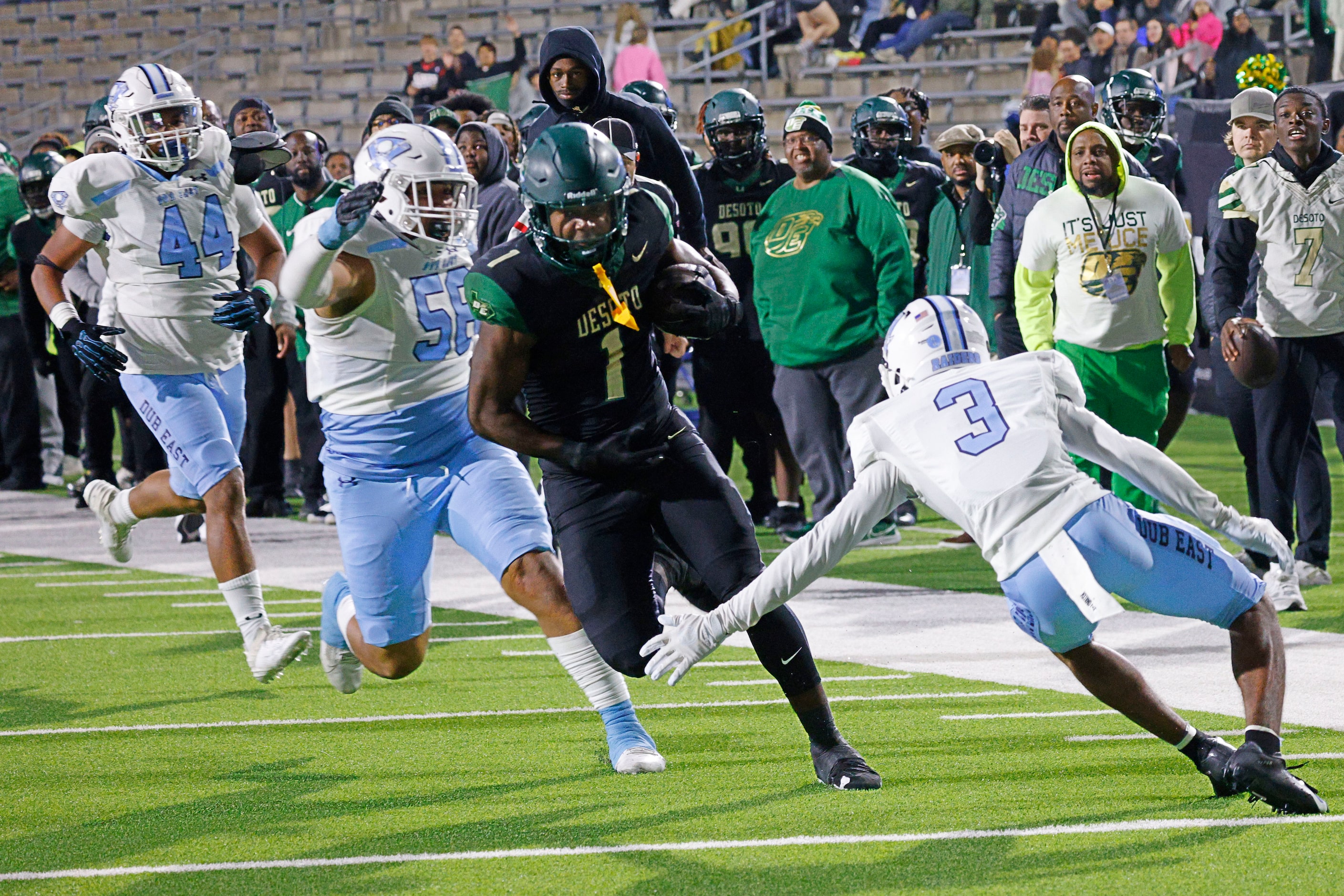 DeSoto's Deondrae Riden Jr. (1) runs for a touchdown as Wylie East's Justin Gobert (44),...