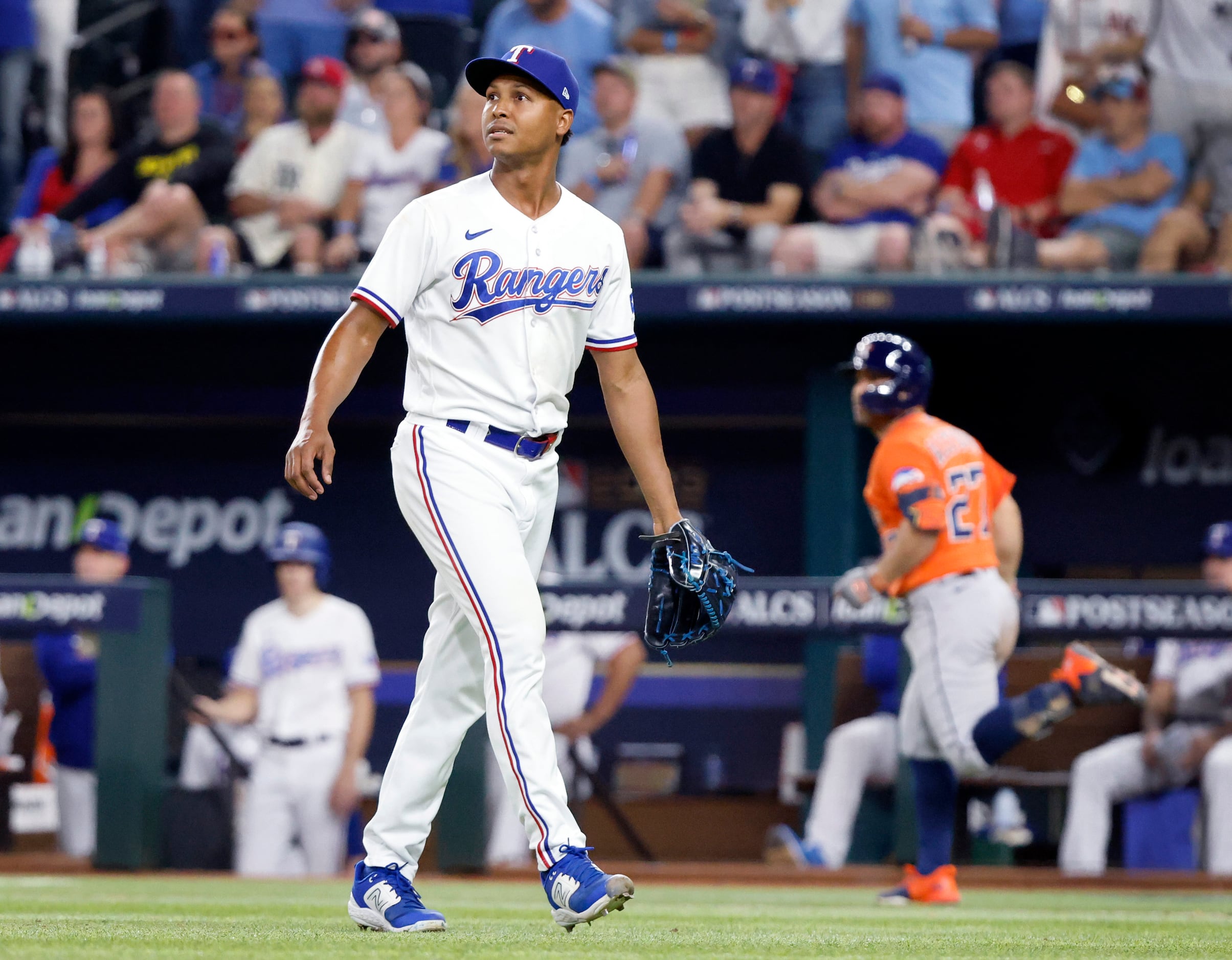 Five thoughts: Benches clear, bullpen collapses as Rangers blow Game 5 in  loss to Astros