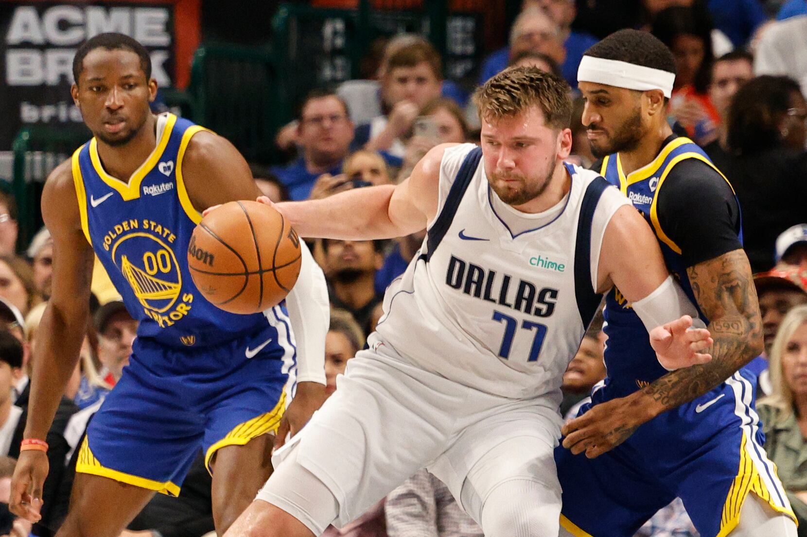 Mavericks' Luka Doncic (hamstring) exits early vs. Warriors, ending triple-double  streak