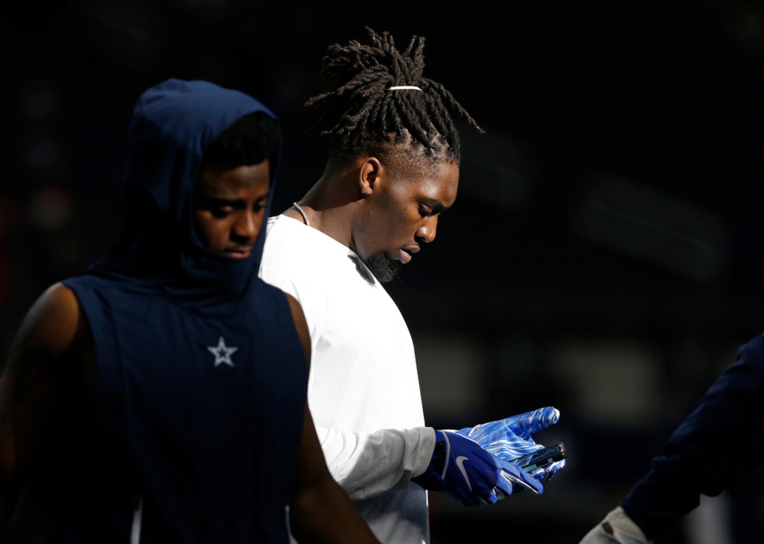 Dallas Cowboys place franchise tag on DeMarcus Lawrence for second