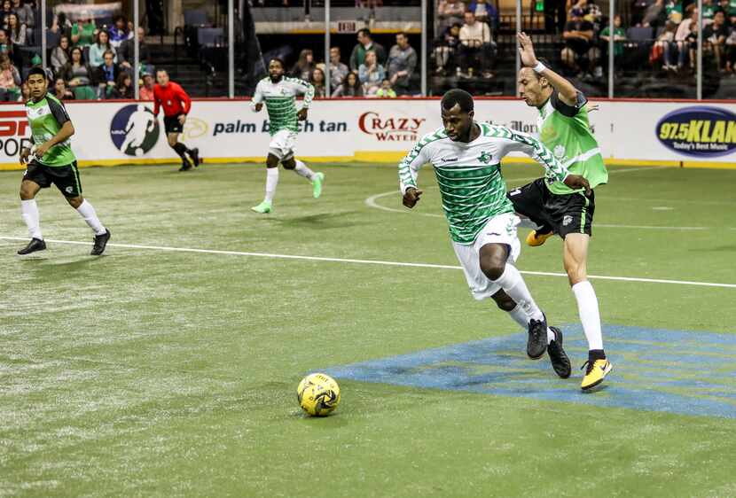 Mychel Jones of the Dallas Sidekicks takes the ball off an El Paso attacker. (12/15/18)