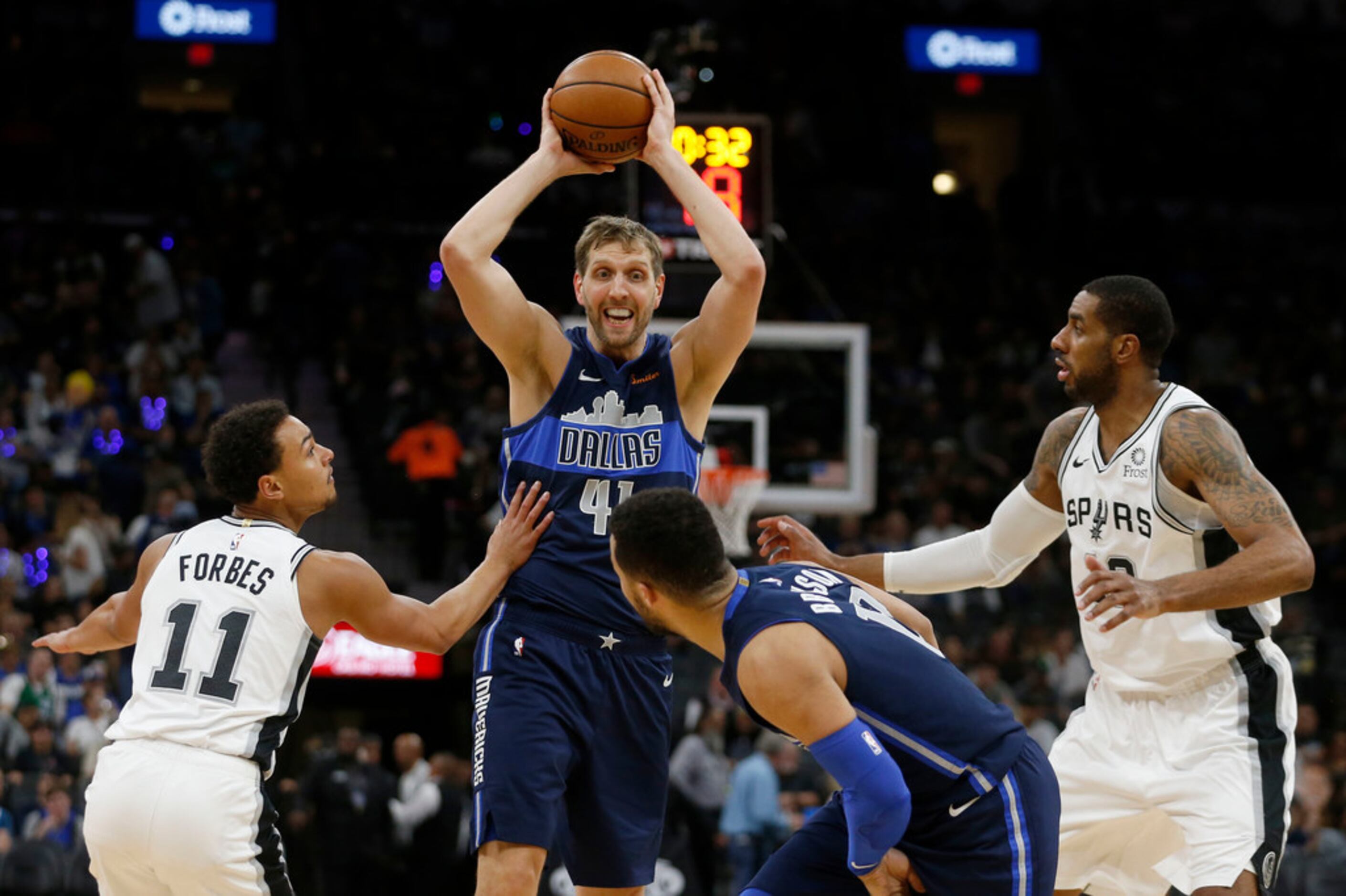 Popovich Announces Aldridge Will Move on From Spurs