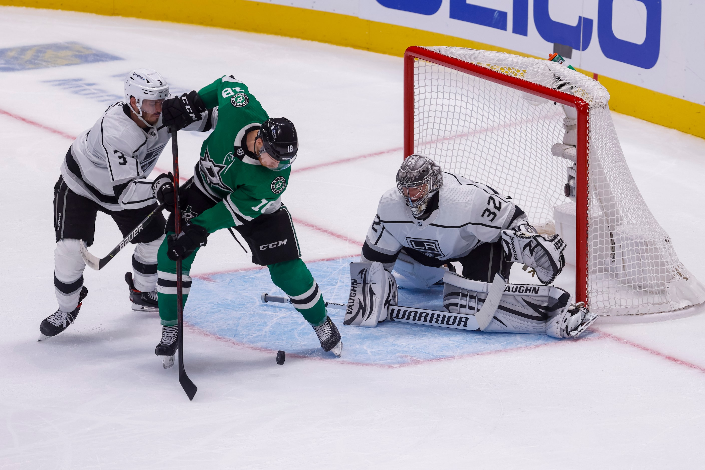 Dallas Stars left wing Michael Raffl (18) goes for a shot against Los Angeles Kings...