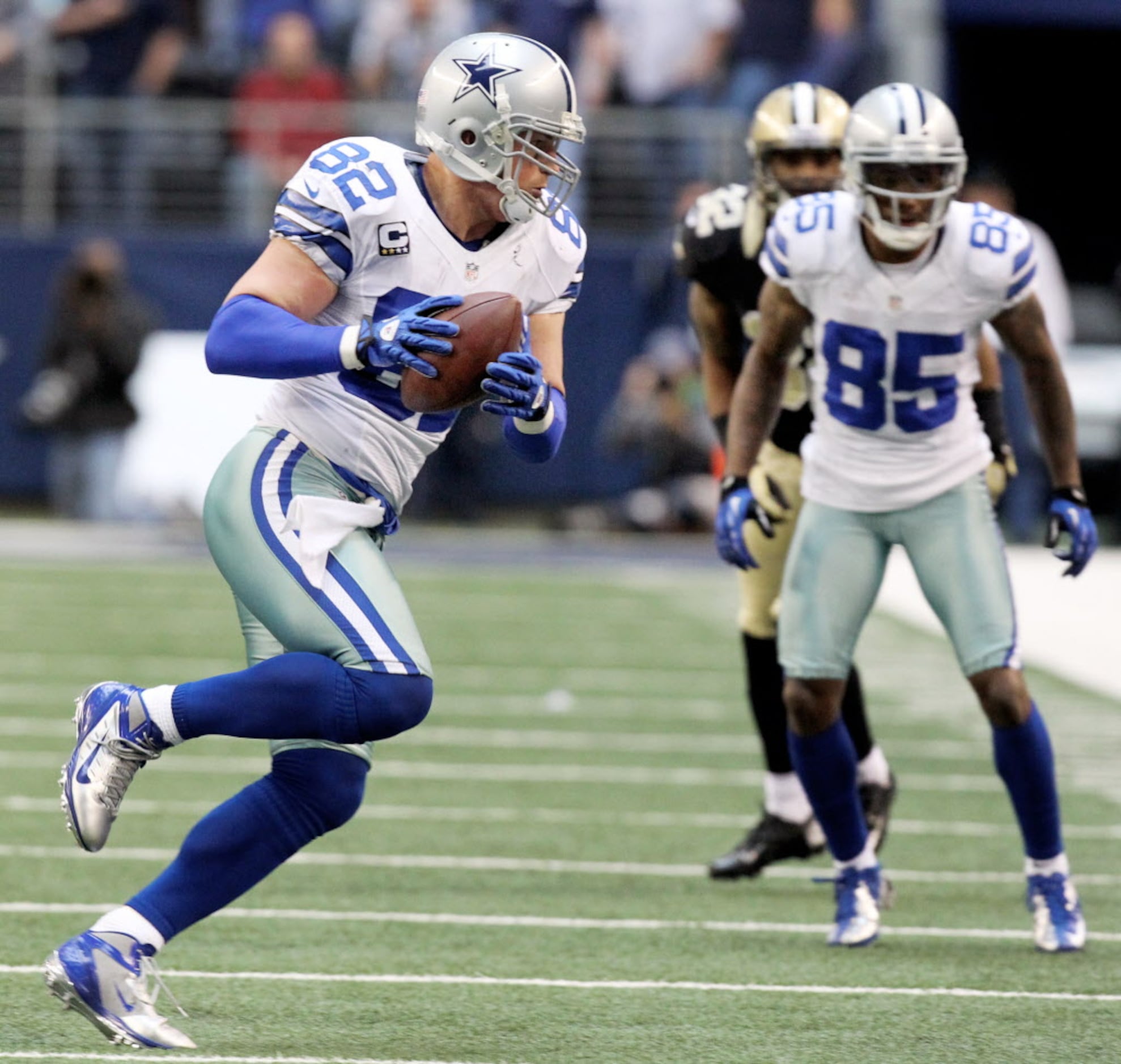 VFL Jason Witten breaks NFL record for most career games played by a tight  end, WJHL