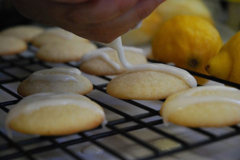 Bite-sized cookies with a full-size lemon punch.