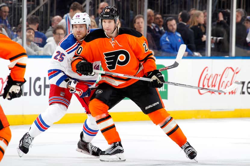 NEW YORK, NY - FEBRUARY 14:  R.J. Umberger #20 of the Philadelphia Flyers skates against...
