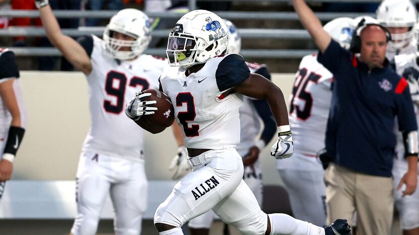 Allen running back Jaylen Jenkins (2) goes 75 yards for a touchdown against Denton Guyer...