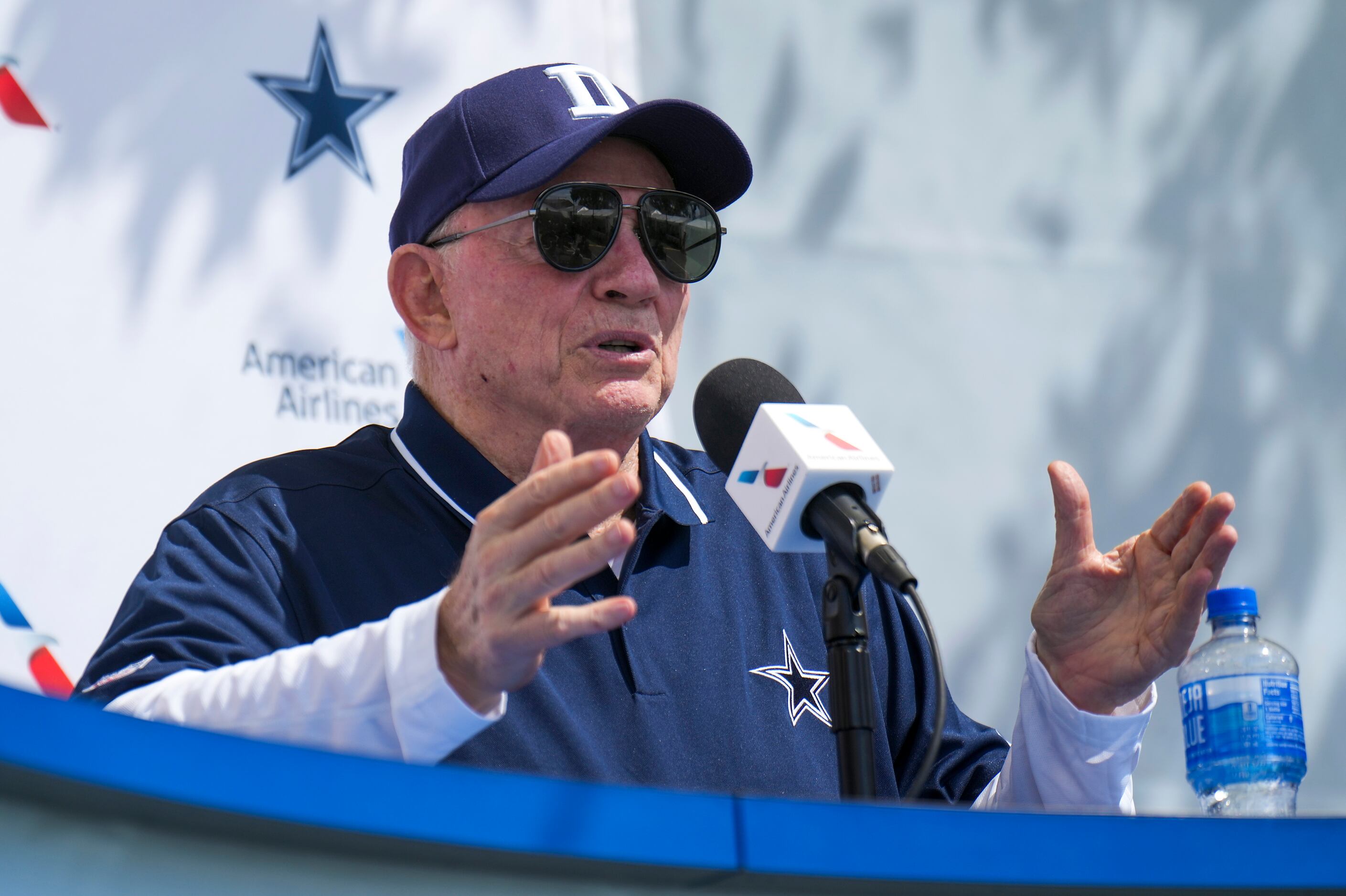 Jerry Jones addresses latest CeeDee Lamb contract talks