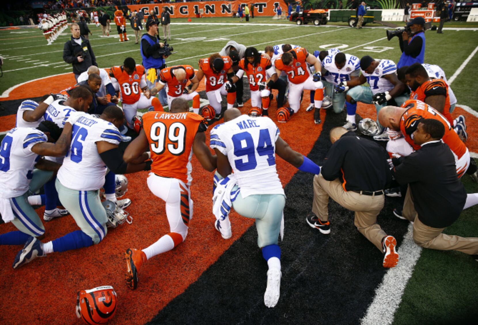 Former Cowboys LB Jerry Brown remembered at funeral