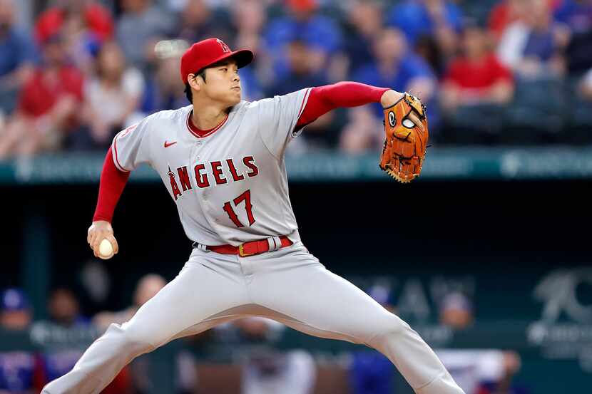 Los Angeles Angels starting pitcher Shohei Ohtani (17) throws against the Texas Rangers...