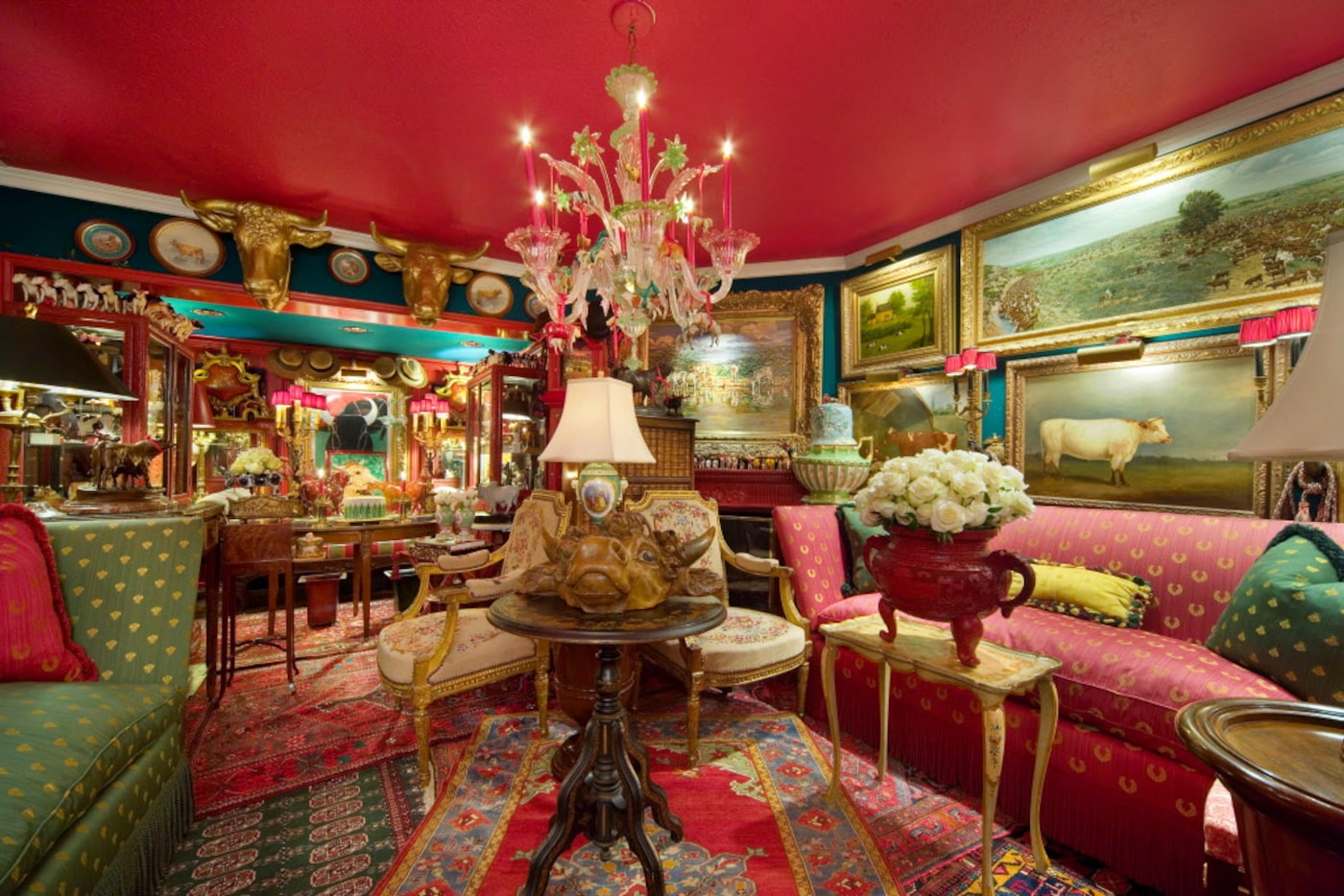 The Oak Lawn townhouse of former Neiman Marcus men's clothing director Derrill Osborn....