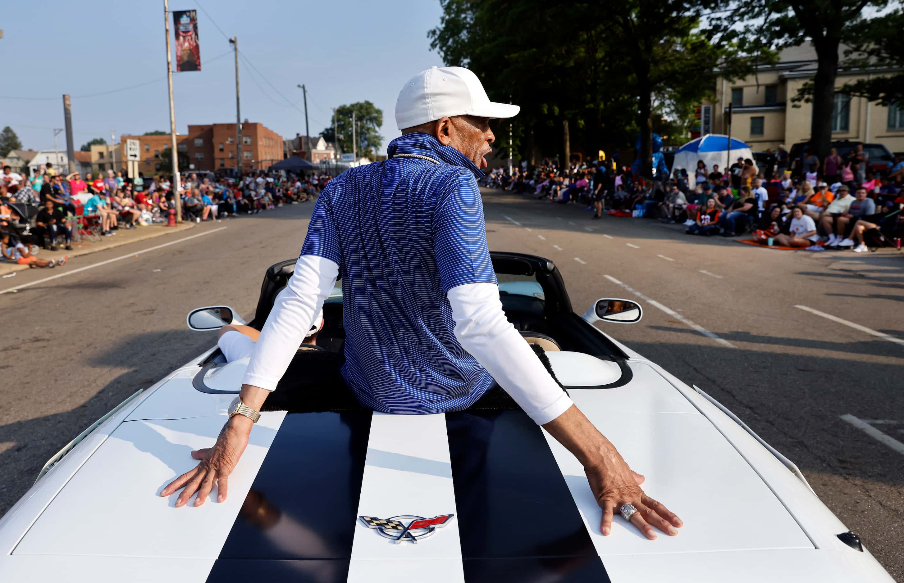 Dallas Cowboys Pro Football Hall of Fame inductee Drew Pearson rides in a convertible...