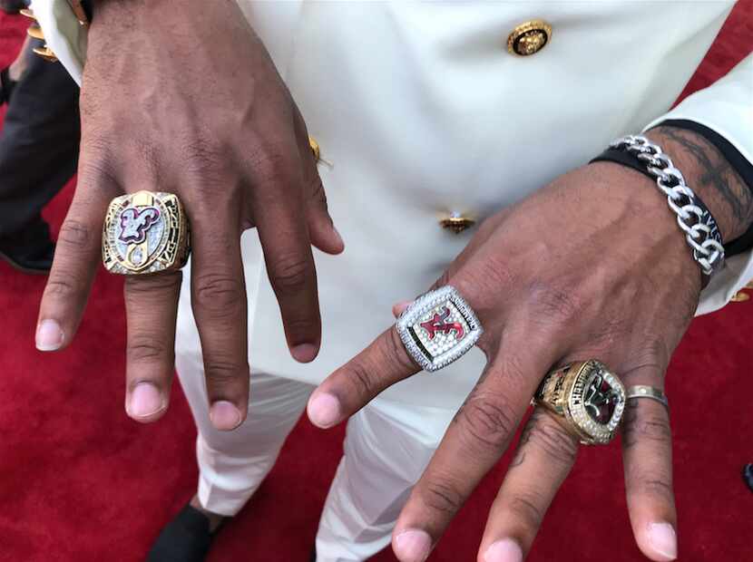 Minkah Fitzpatrick flashes his college football championship rings. Roll Tide, indeed.