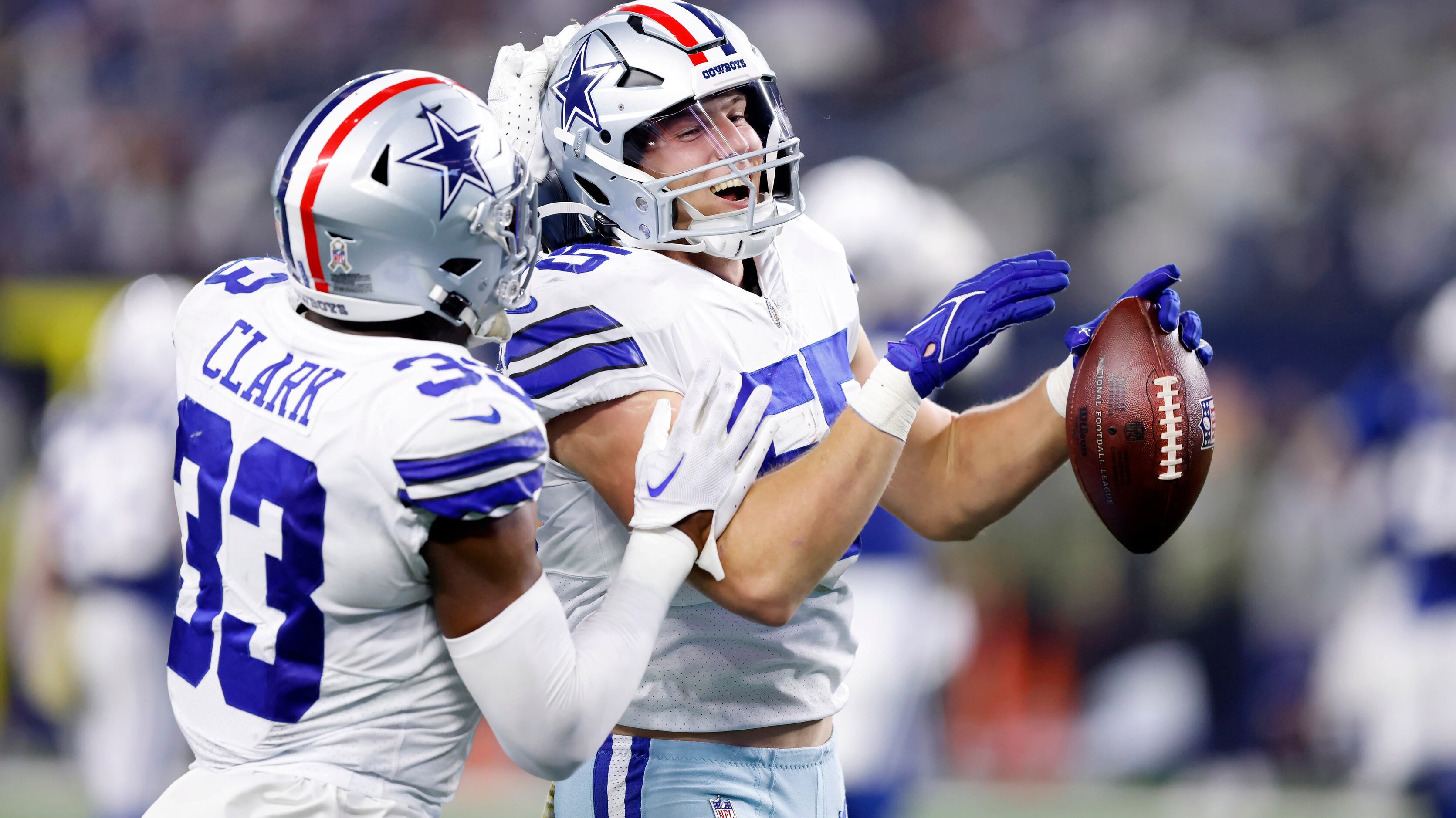 Cowboys defense down another starter: Leighton Vander Esch ruled out vs.  Bills