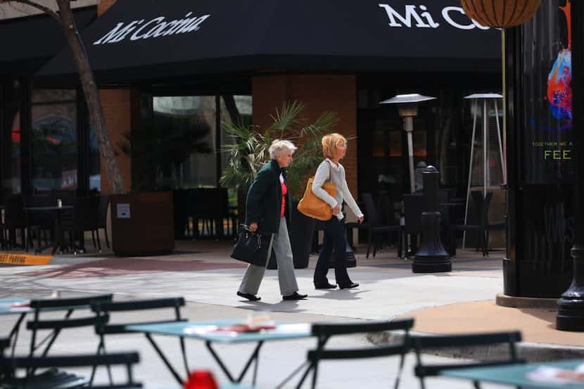  More sidewalk cafes in Dallas? City leaders hope reducing fees will help lead to more...