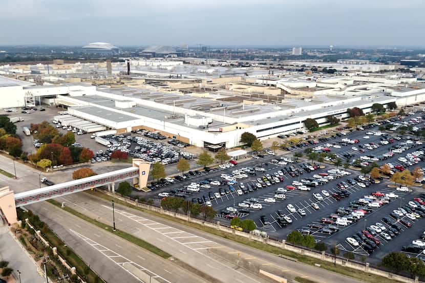 General Motors' Arlington assembly plant makes Chevy Suburbans and Tahoes, GMC Yukons and...