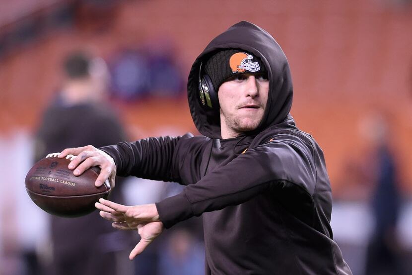 CLEVELAND, OH - NOVEMBER 30:  Johnny Manziel #2 of the Cleveland Browns warms up prior to...
