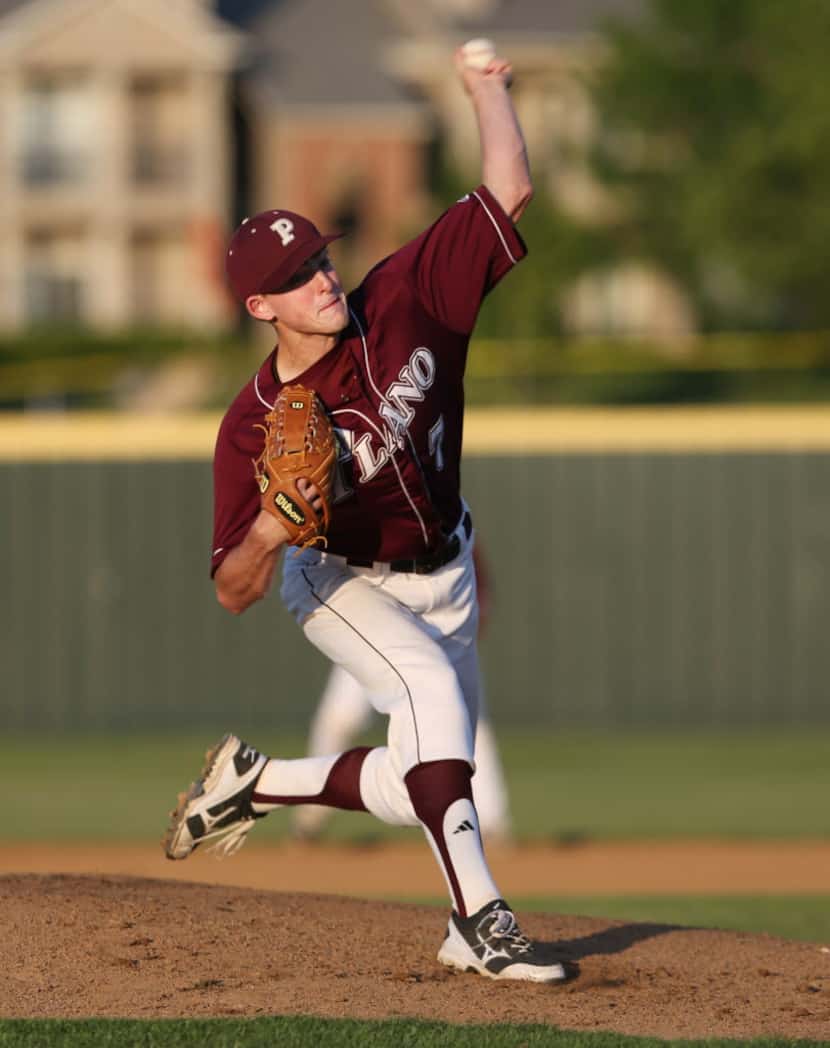 Plano starting pitcher Kenneth Tabor (7) pitches in the second inning during Game 1 of the...