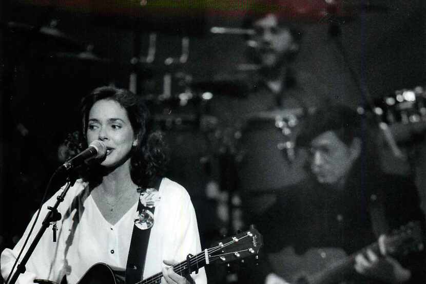 Nanci Griffith, backed by the Blue Moon Orchestra, performed in 1993 at Dallas’ Majestic...