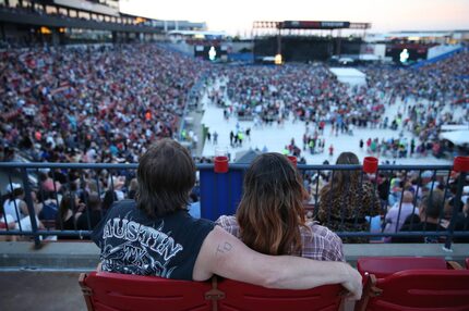 Fans watch as Chris Young performs during the Off the Rails Country Music Fest 2016.