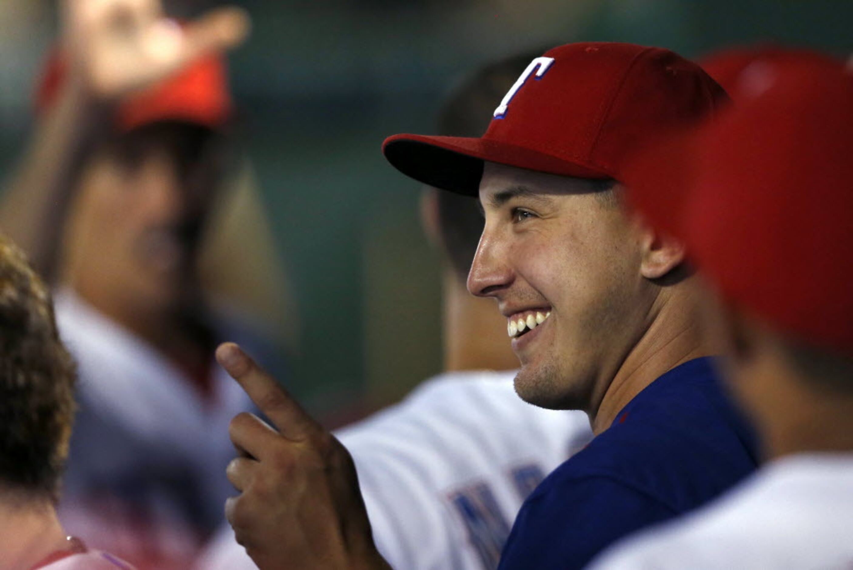 Derek Holland Channels 'Wild Thing' With New Haircut