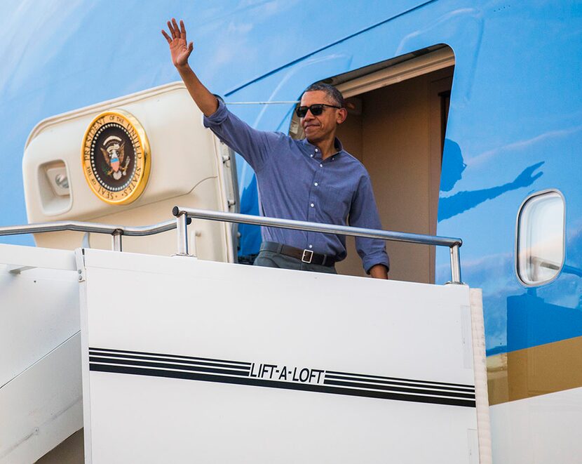  President Barack Obama boards Air Force One at Dalfort Fueling at Dallas Love Field Airport...