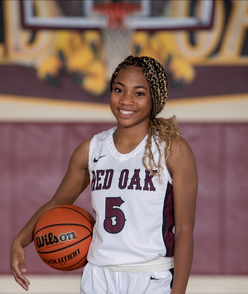 Red Oak point guard Breanna Davis.