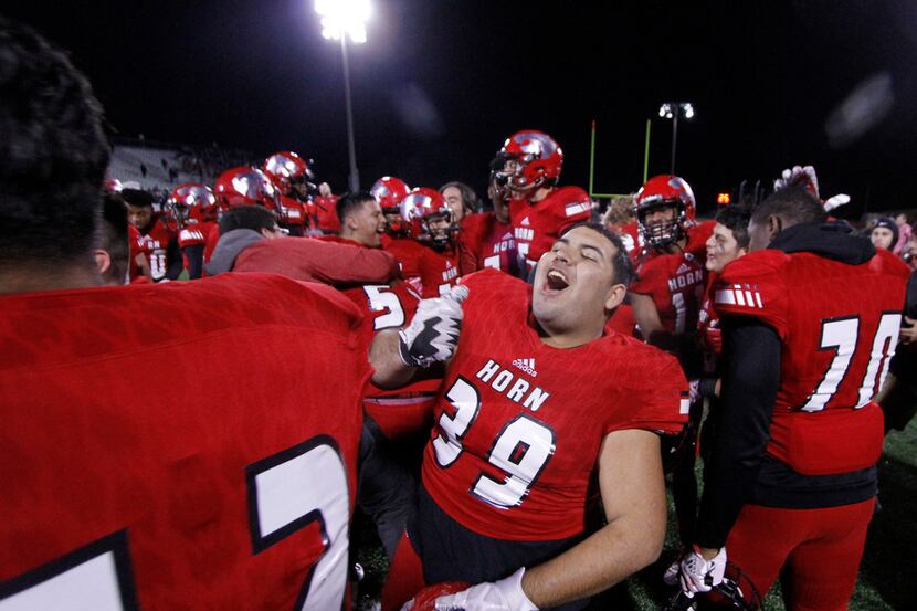 Mesquite Horn defensive lineman Jonathan Diaz (39) lets out a yell as he beats his chest in...