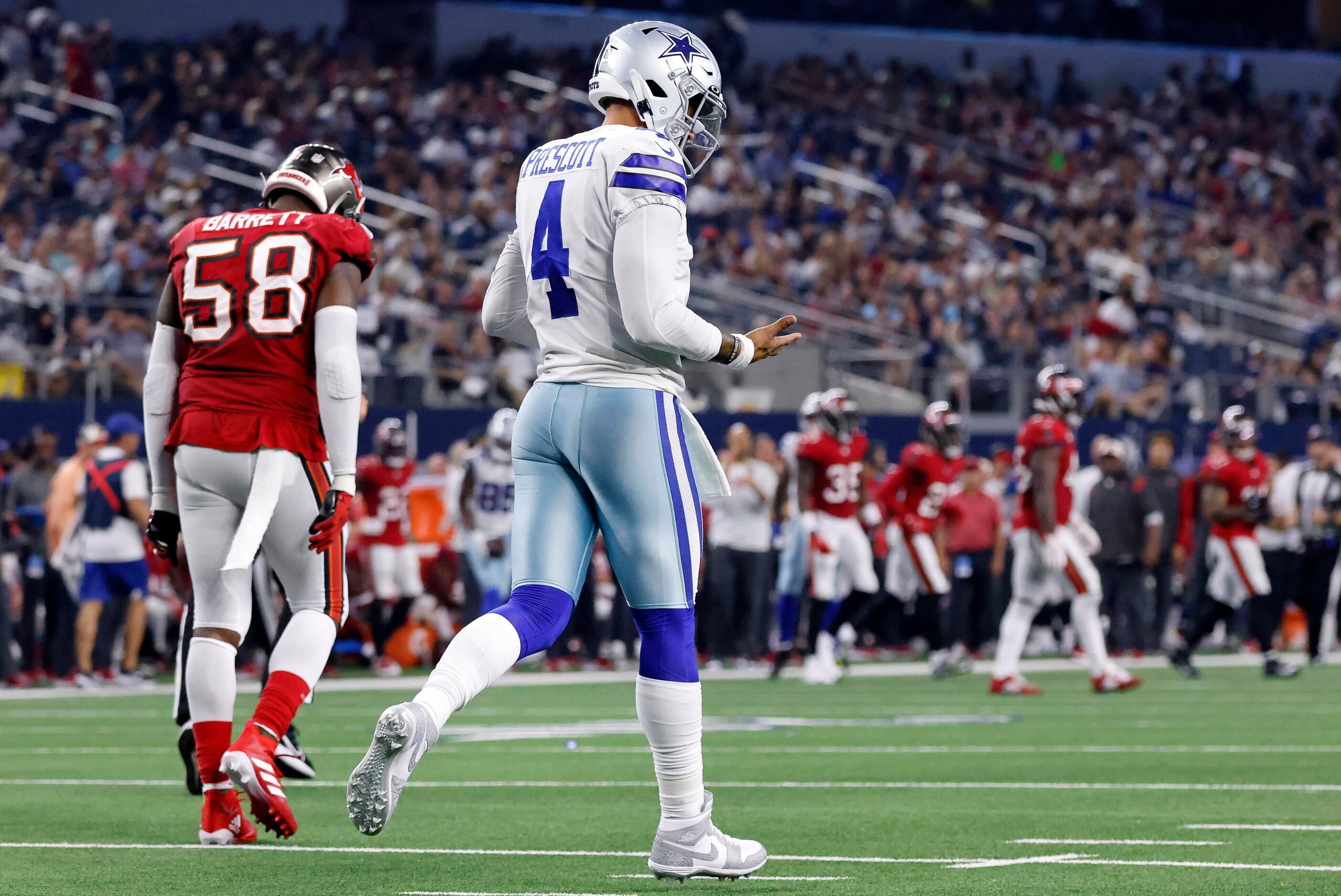 November 13, 2022: Dallas Cowboys quarterback Dak Prescott (4) during the  NFL football game between the Dallas Cowboys and the Green Bay Packers in  Green Bay, Wisconsin. Darren Lee/CSM/Sipa USA(Credit Image: ©