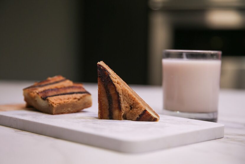 Caramelized Banana Blondies 