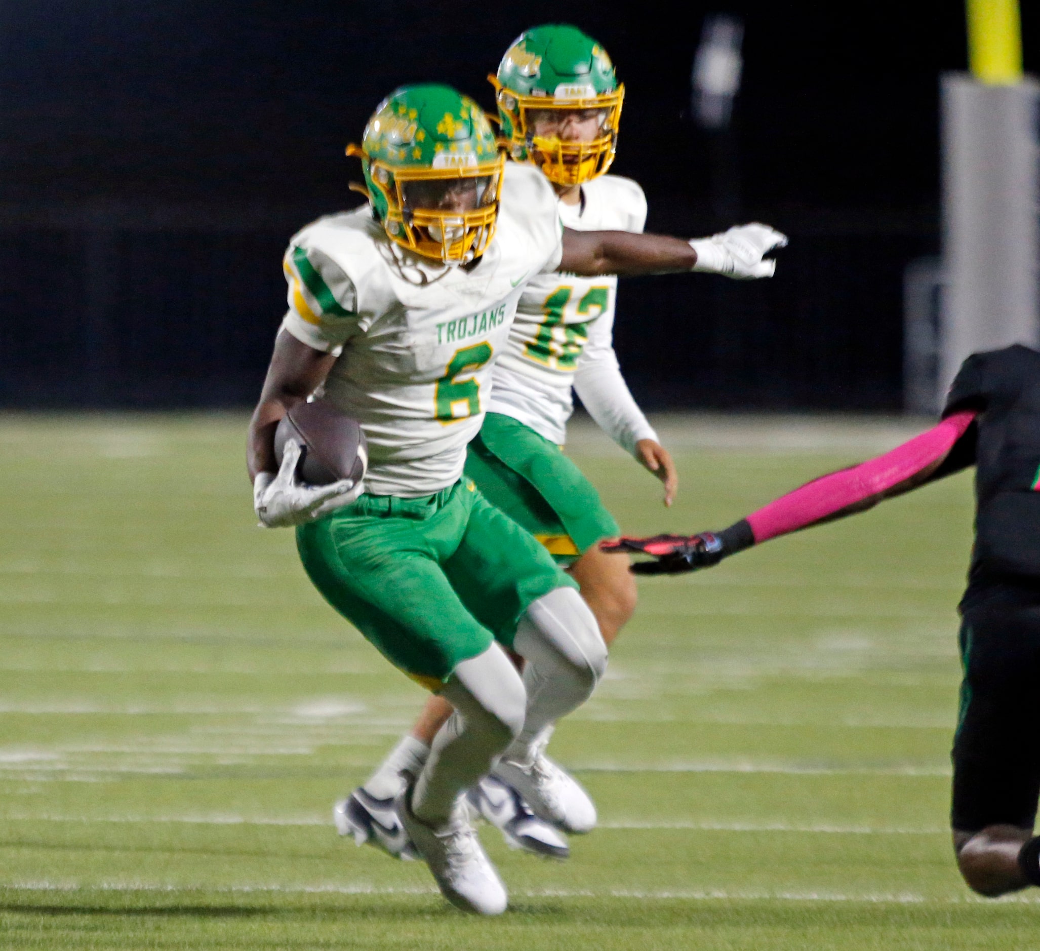 Carrollton Newman Smith High RB Alliah Harrison (6) breaks free for a first down during the...