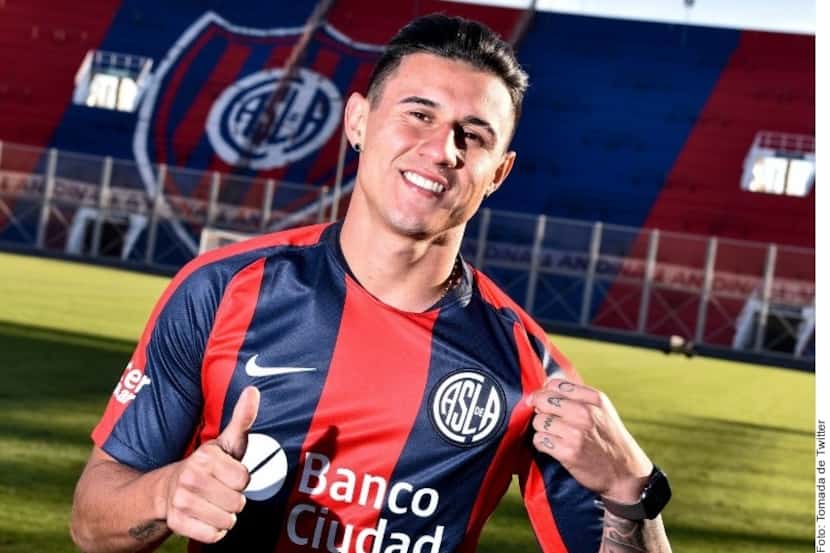 El San Lorenzo oficializó la
 contratación del delantero paraguayo Adam Bareiro, ahora ex de...