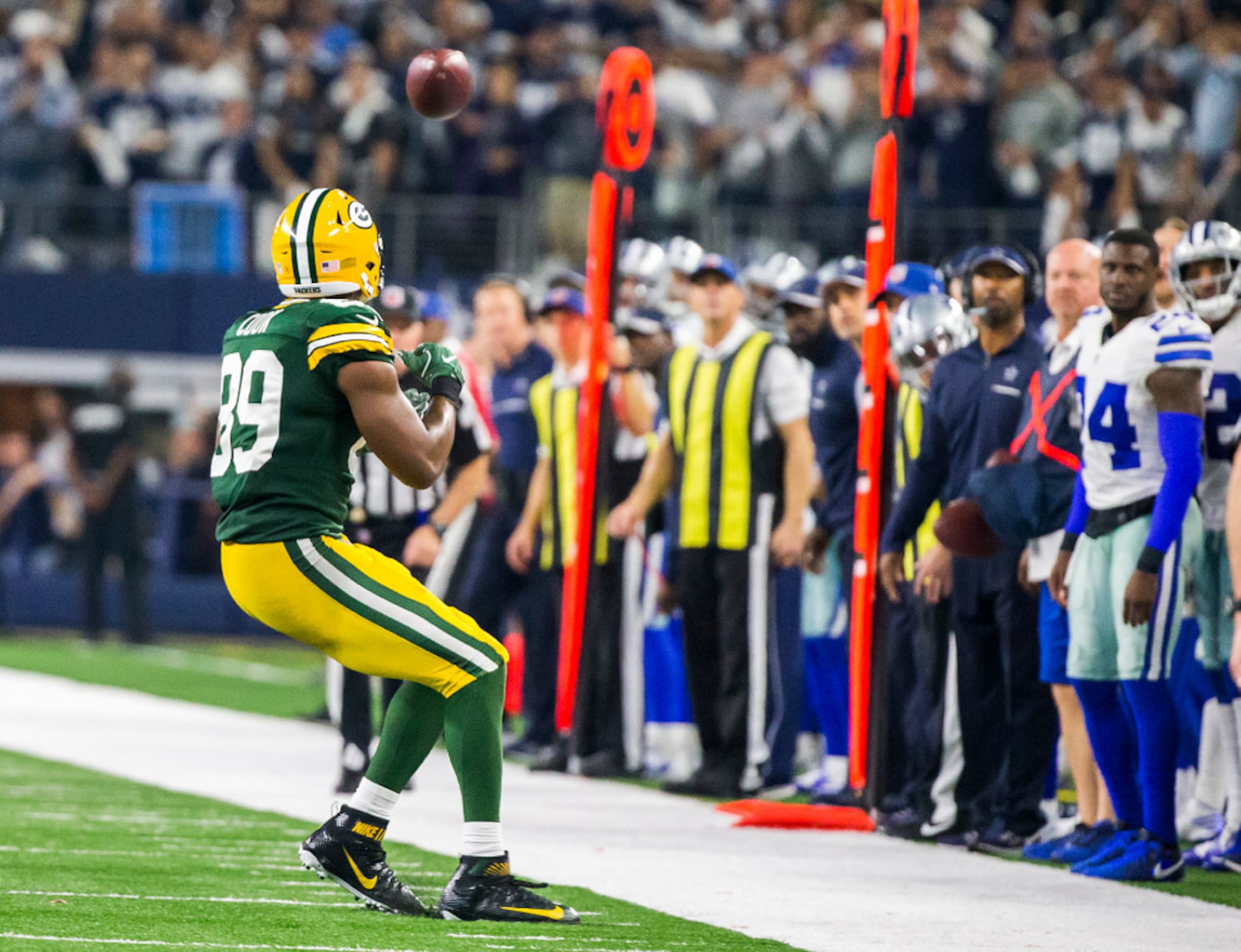 Green Bay Packers Tight End JARED COOK Makes A Leaping