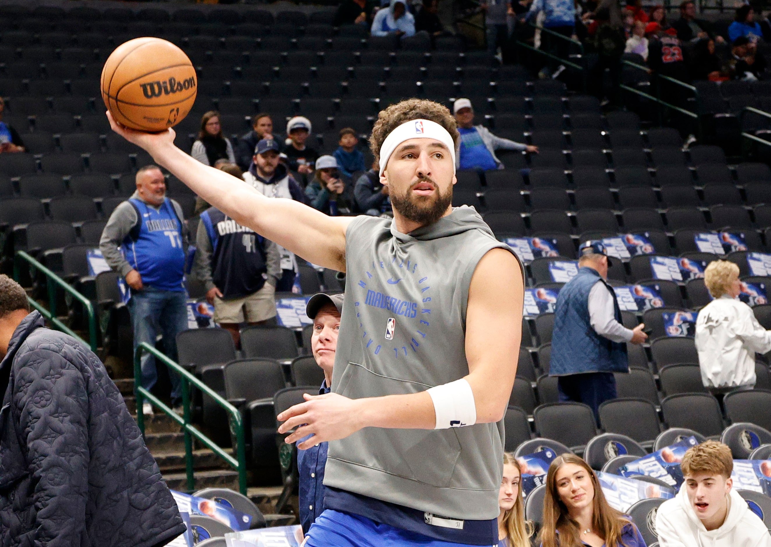 Dallas Mavericks guard Klay Thompson (31) warms up before an NBA basketball game against the...