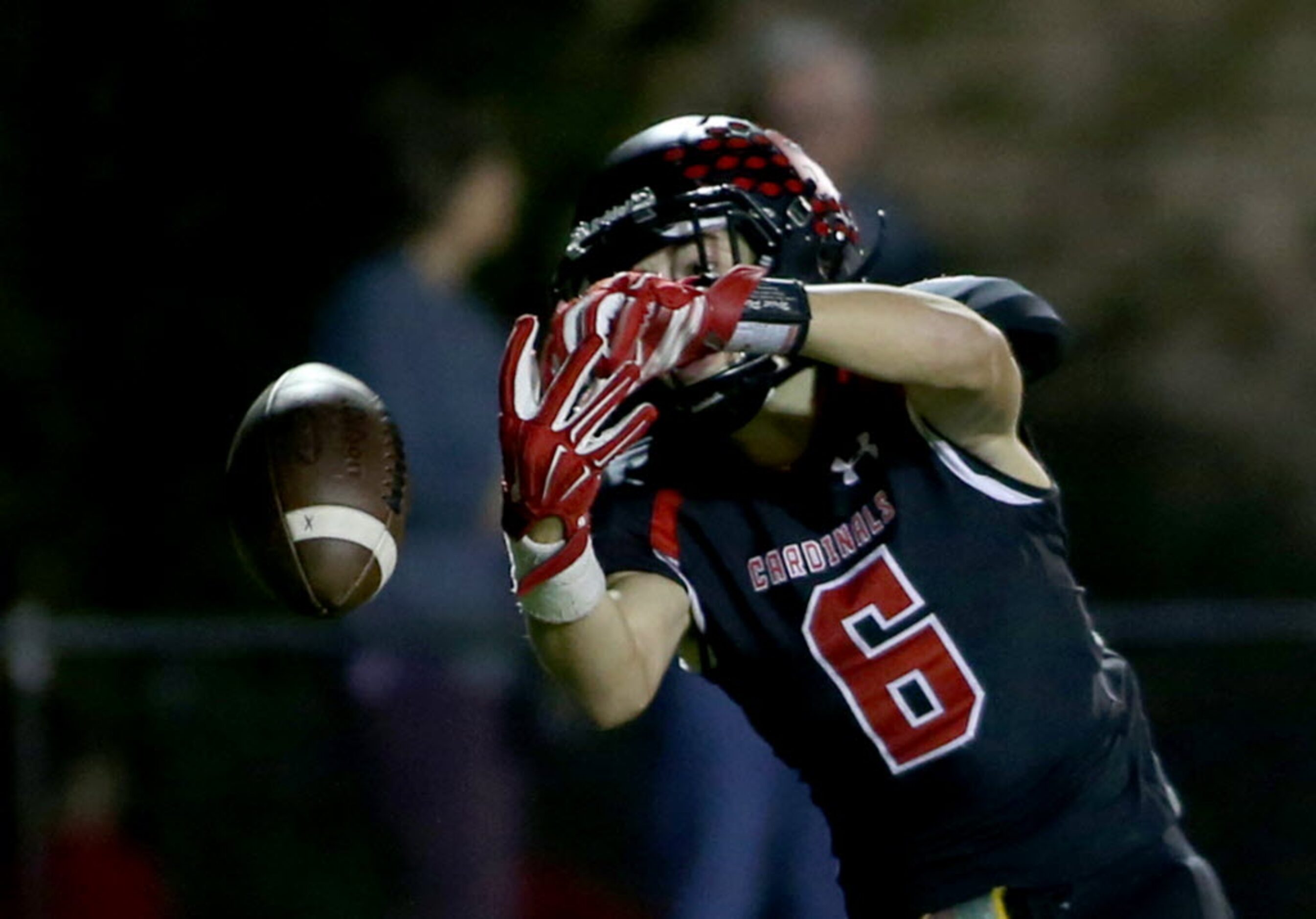 Fort Worth Christian’s Devin Baur (6) just misses a pass against Parish Episcopal during...