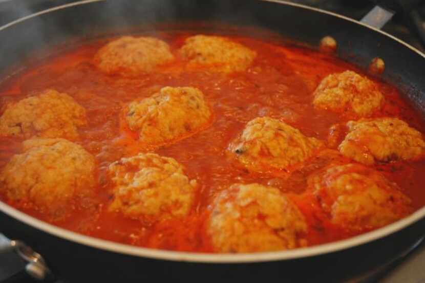 
Simmered chicken meatballs are heart healthy.
