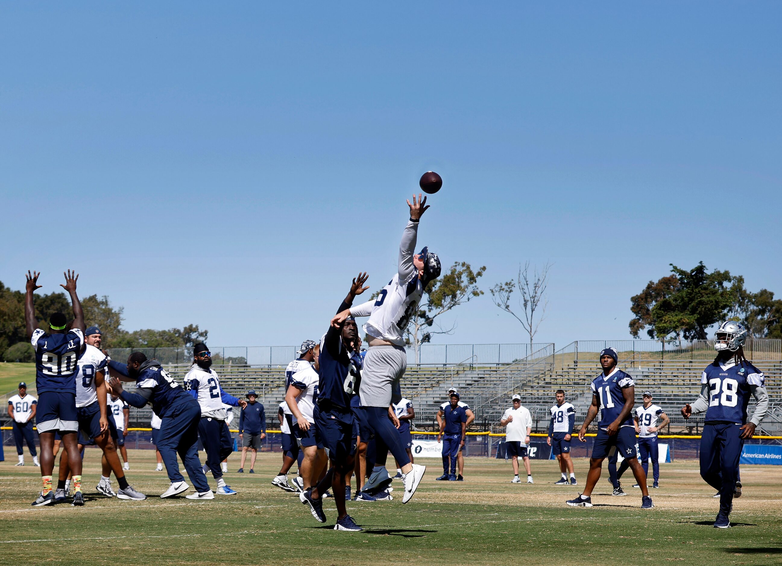 Dallas Cowboys tight end Dalton Schultz (86) leaps for a Dak Prescott pass during a walk...