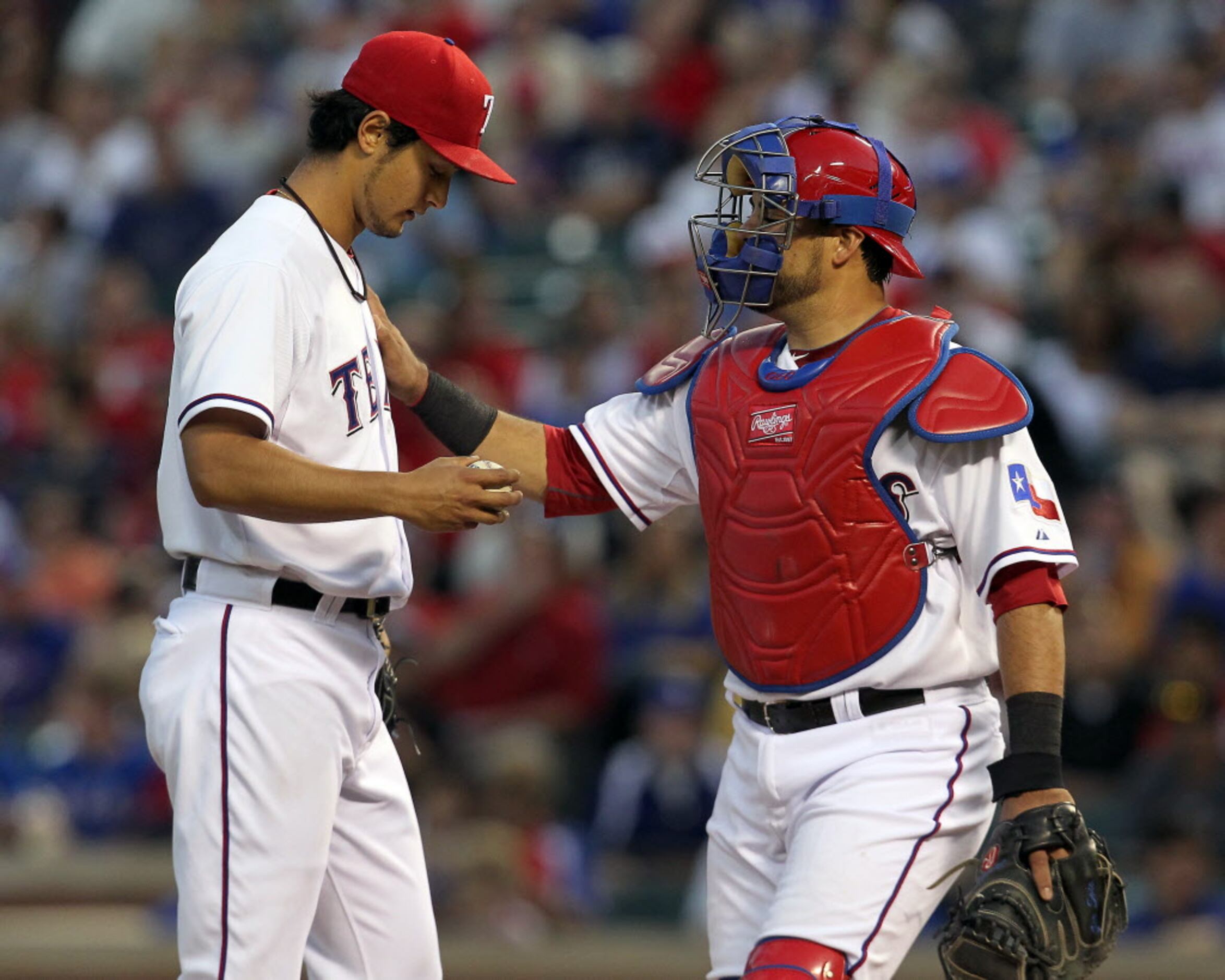 Former White Sox and current Texas Rangers A.J. Pierzynski, Alex Rios still  love Chicago