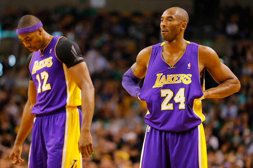 Kobe Bryant (der.) y  Dwight Howard jugaron juntos en los Lakers de Los Ángeles en la...