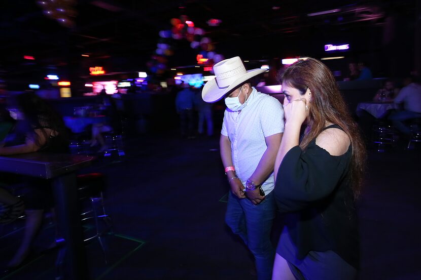 La discoteca Far West inició su reapertura(Photo Omar Vega / Al Dia Dallas)