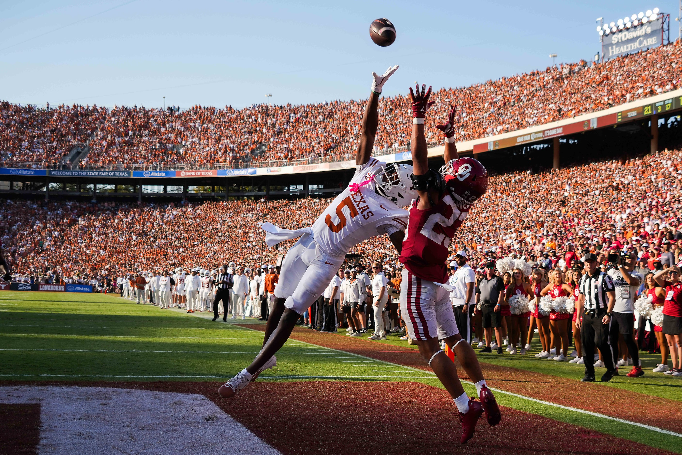 A pass in the end zone goes out of reach for Texas wide receiver Ryan Wingo (5) as Oklahoma...