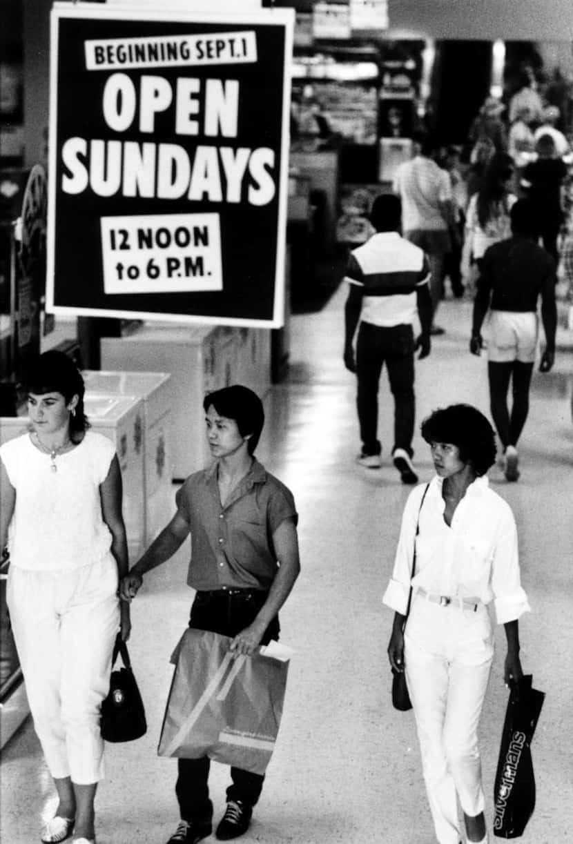 In 1985, a sign at Valley View reminded shoppers about the new Sunday hours. That's the year...