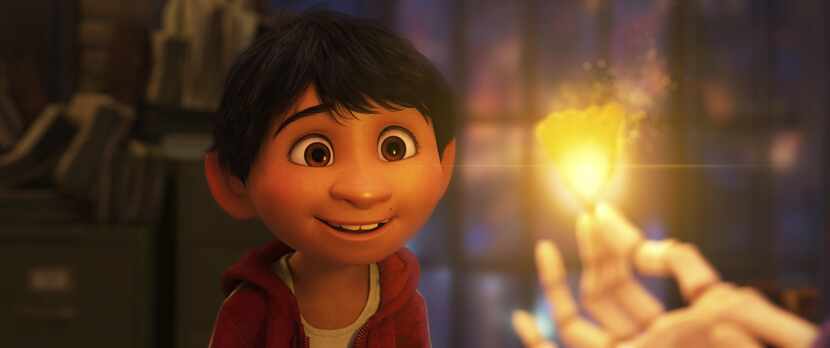 Miguel (con voz de Anthony González) es el personaje principal de la película “Coco”....