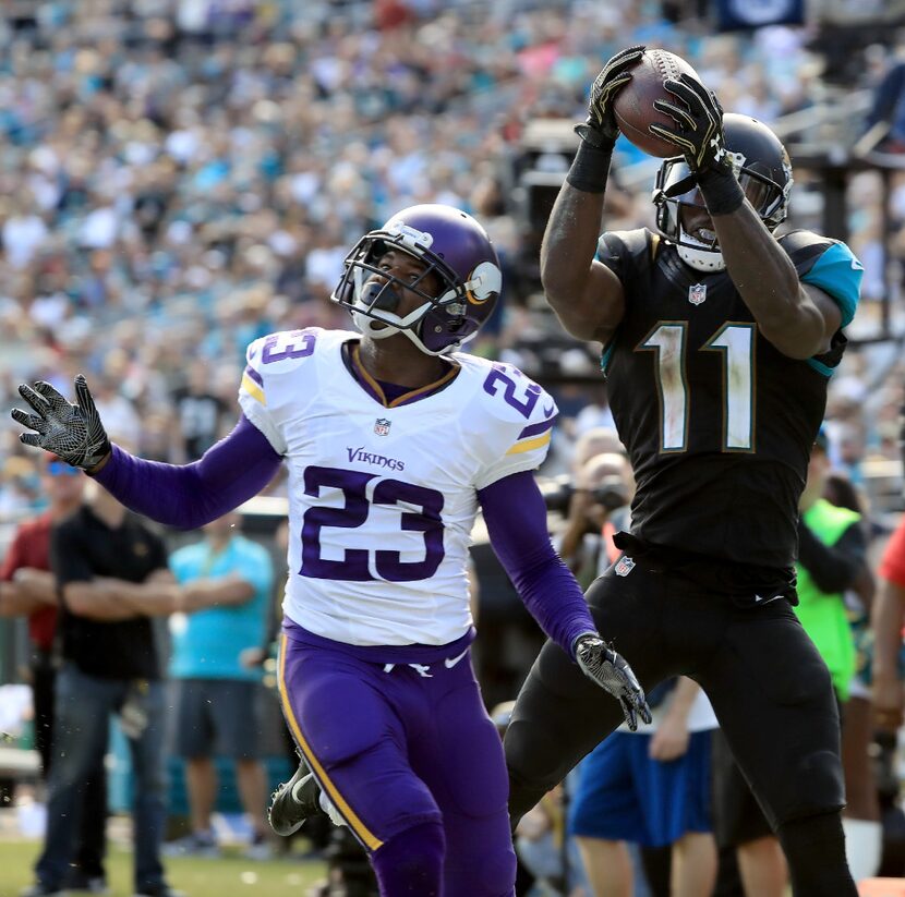 JACKSONVILLE, FL - DECEMBER 11:   Marqise Lee #11 of the Jacksonville Jaguars catches a pass...