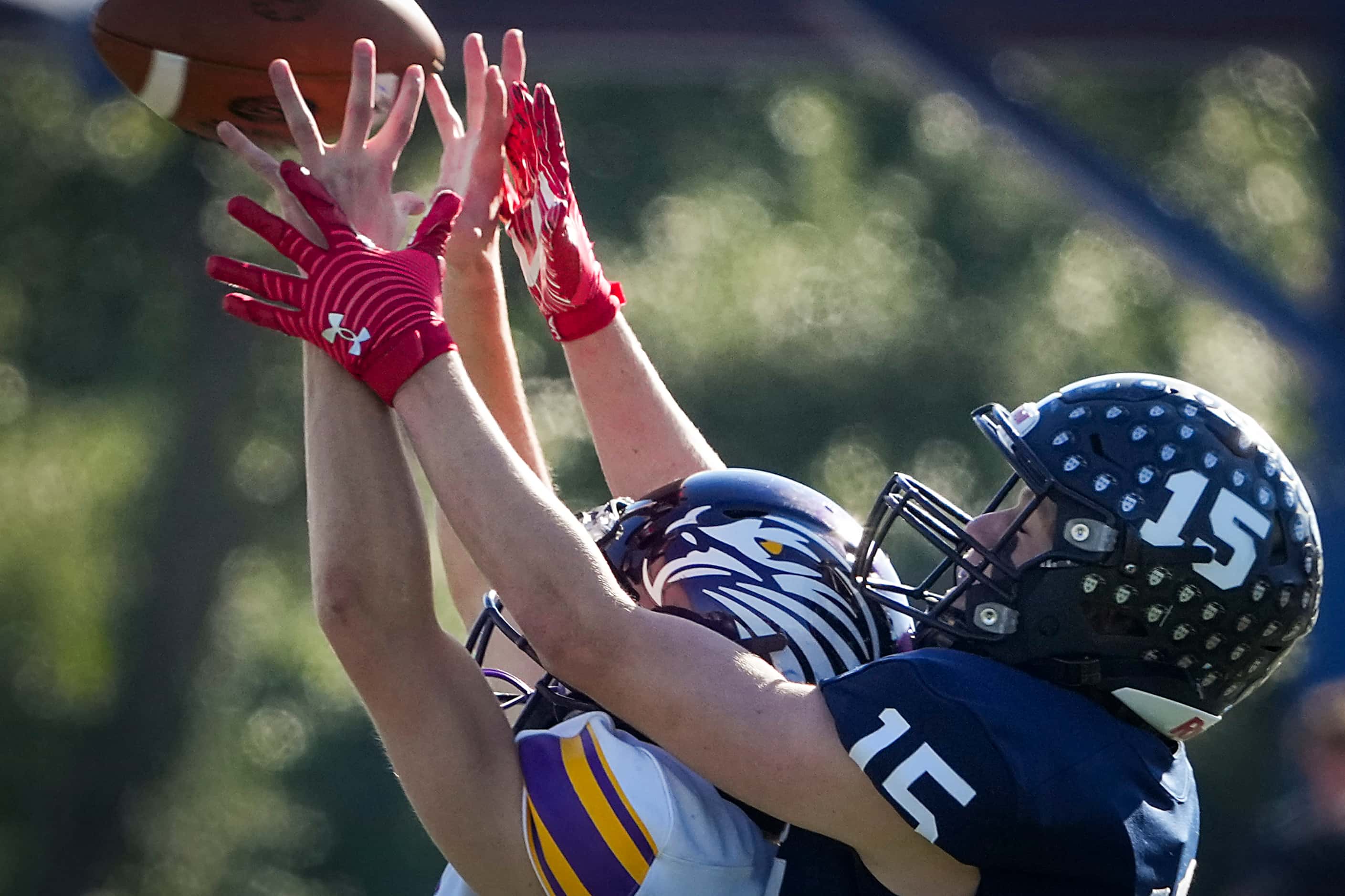 Houston Kinkaid defensive back George Kugle (25) intercepts a pass intended for Episcopal...