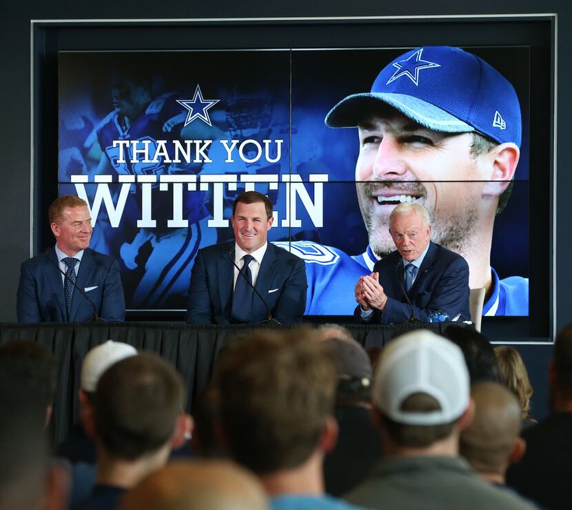 Dallas Cowboys owner Jerry Jones speaks about Dallas Cowboys tight end Jason Witten (center)...