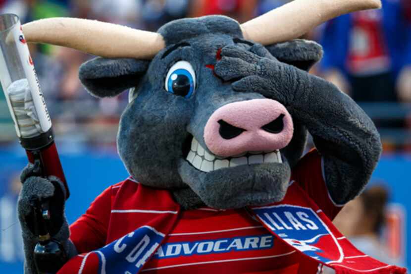 Tex Hopper works the crowd at a 2017 FC Dallas game