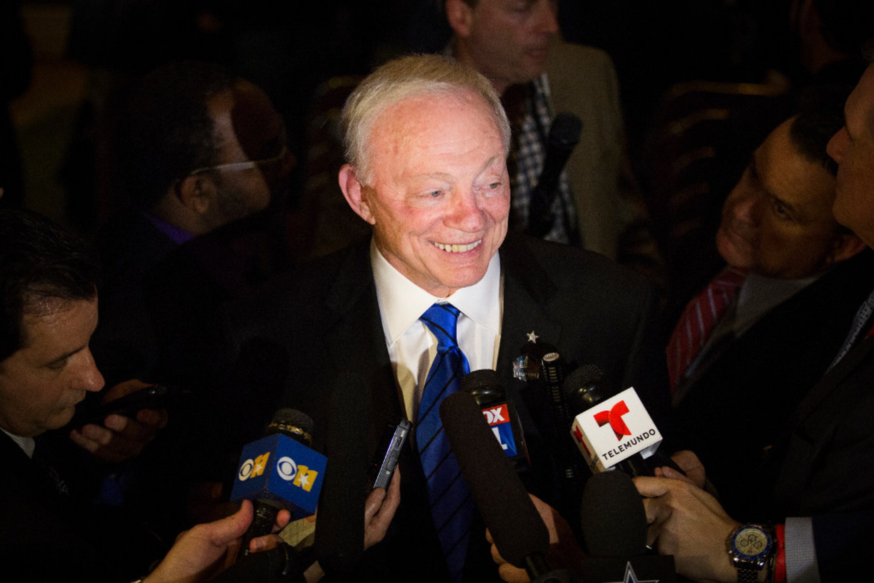 The story behind Jerry Jones' custom shoes at the Hall of Fame induction  ceremony