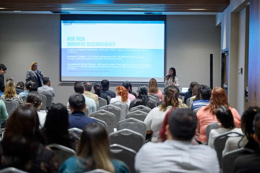 Dallas ISD organizó una primera feria de trabajo en persona en Monterrey, México, este...