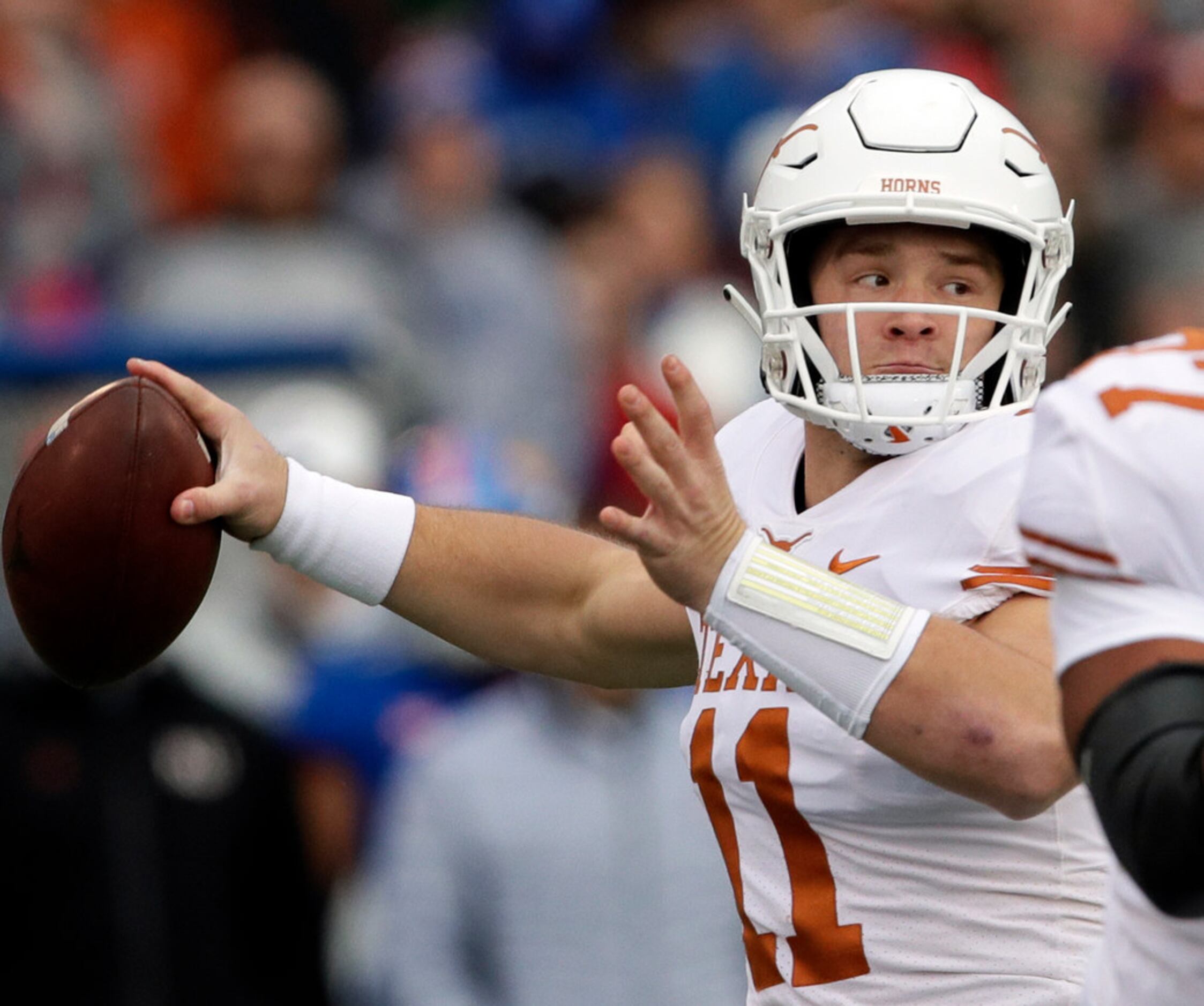 Ehlinger has plenty of passing options at No. 8 Texas - The San